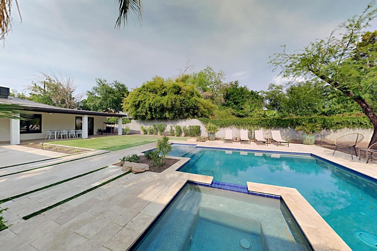 Sunscape Dreamhouse - Opulent Poolside Paradise home Tempe Extérieur photo